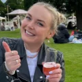 A 28-year-old woman describes three symptoms that led to stage 4 cancer.