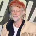 Bob Geldof Blasts Elon Musk as “Ketamine-Crazed Fool” in On-Stage Tirade